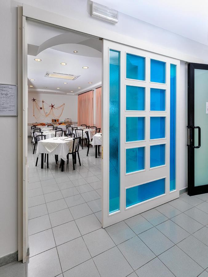Gloria Hotel 2*